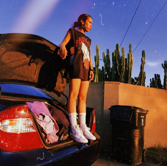 Meet your Posher, Valerie - Picture 2 of 2